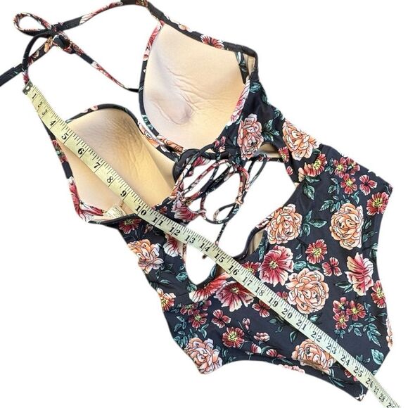 Shade & Shore Gray and Pink Floral One Piece Swimsuit Sz 36C - Picture 7 of 10